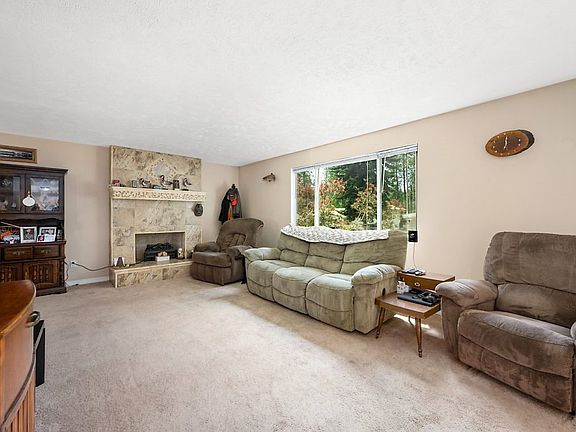 3rd image of 37 E Regina Ave