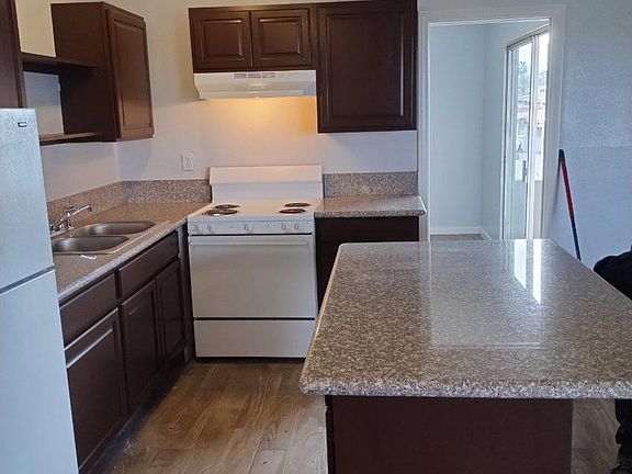 2nd image of 712 N 11th St APT B