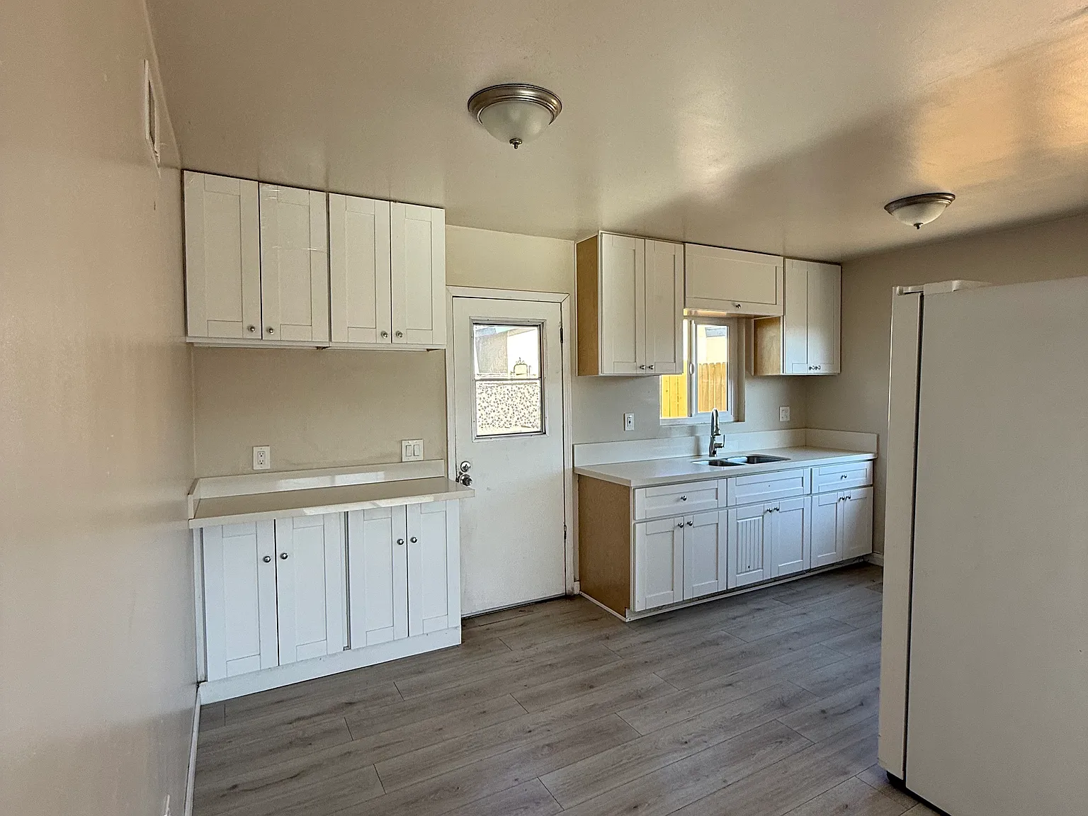 3 bed, 800 sqft, $1,100 — Photo 3