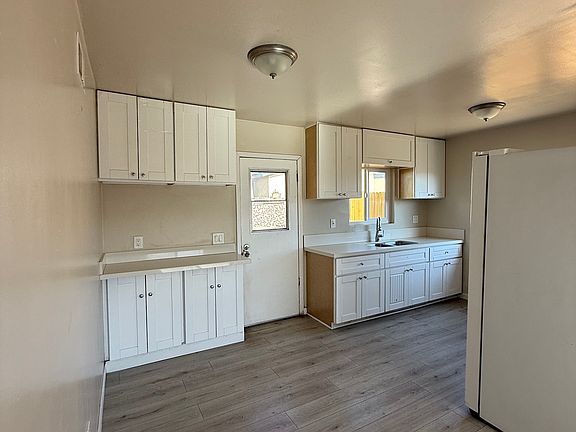 3rd image of 138 Sellsway St Unit 2