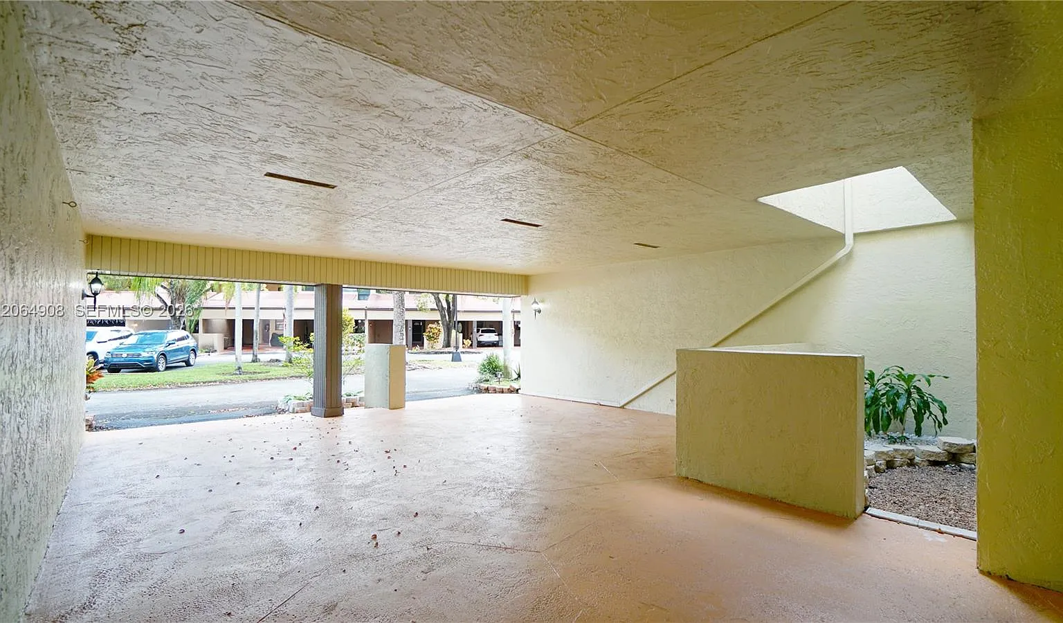 Costa Del Sol Condo No 2 — Photo 2