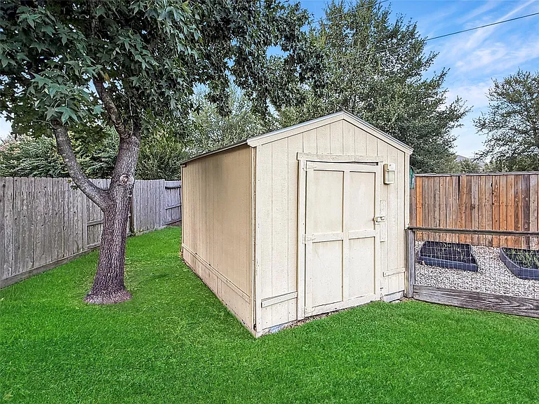 13807 Halpren Falls Cir — Photo 46