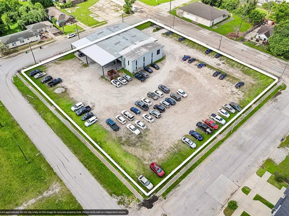 3201 Maury St, Houston, TX 77009
