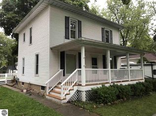 204 W Orchard Ave, Shepherd, MI 48883