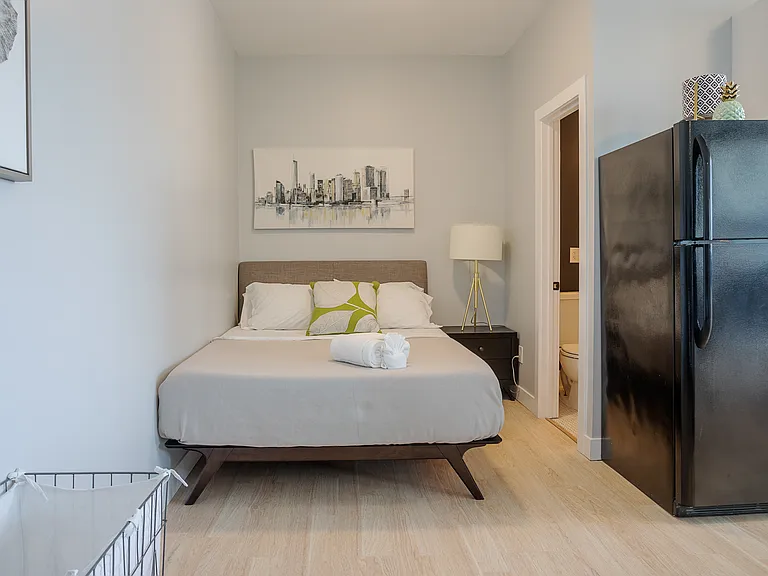 4648 Hollywood Blvd #103 — Photo 8