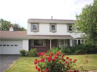 61 Shoreway Dr, Rochester, NY 14612