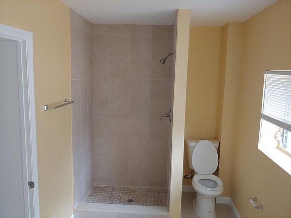 4th image of 3416 W Lake Dr
