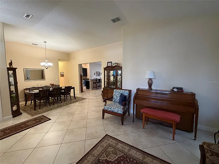 5265 Cortland Dr — Photo 7
