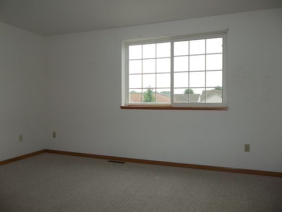4th image of 2643 N Wuthering Hills Dr