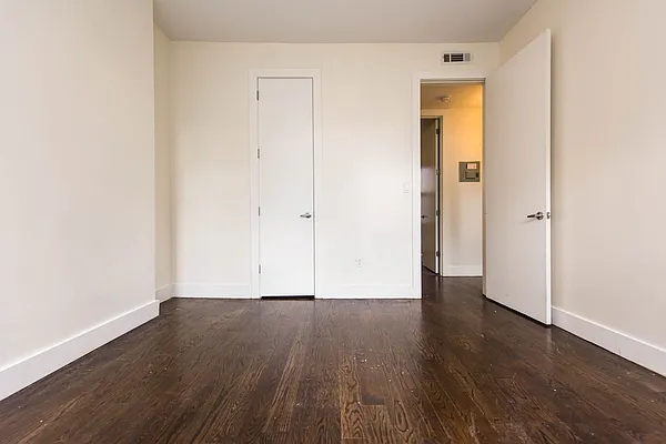 Rented by Nooklyn NYC LLC | media 19