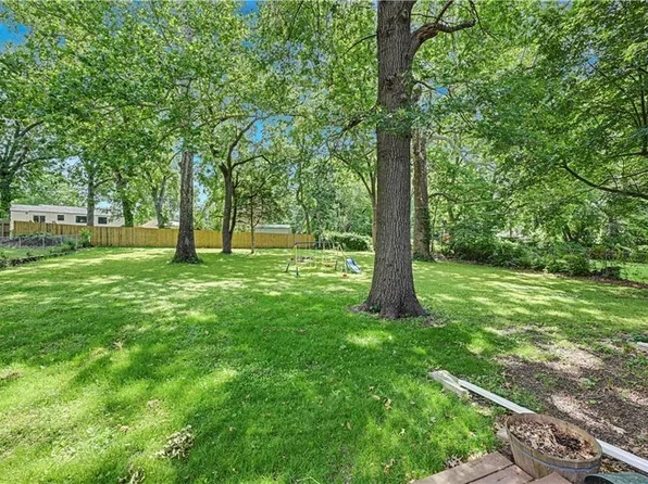 9715 Holmes Rd, Kansas City, MO 64131