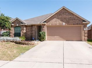 708 Tradewind Dr, Fort Worth, TX 76131