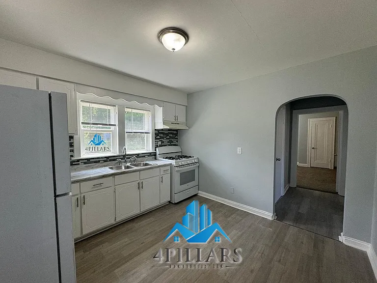 5091 Central Ave — Photo 8