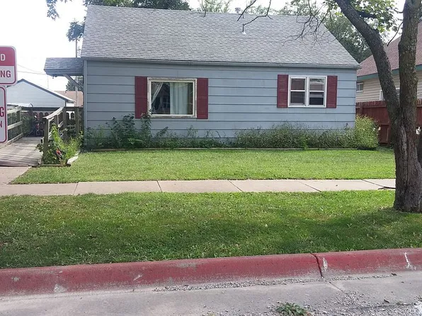17 W 4th St, Lebo, KS 66856