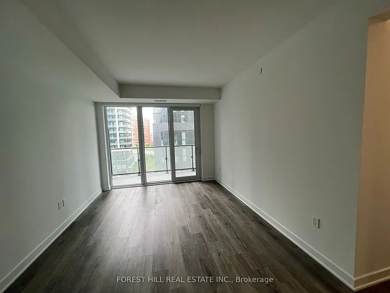 105 Oneida Cres #705 — Photo 6