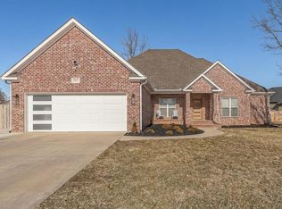 817 Gloucester Close, Jonesboro, AR 72401