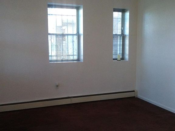 2nd image of 2423 California St APT 1