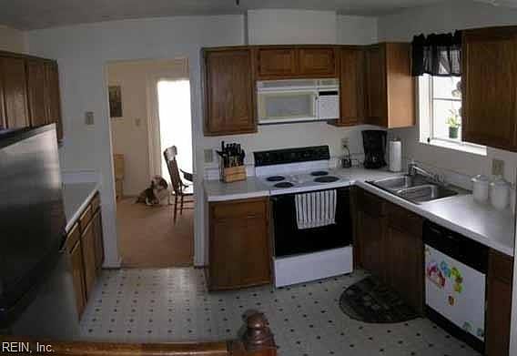 4th image of 3764 Lilac Dr