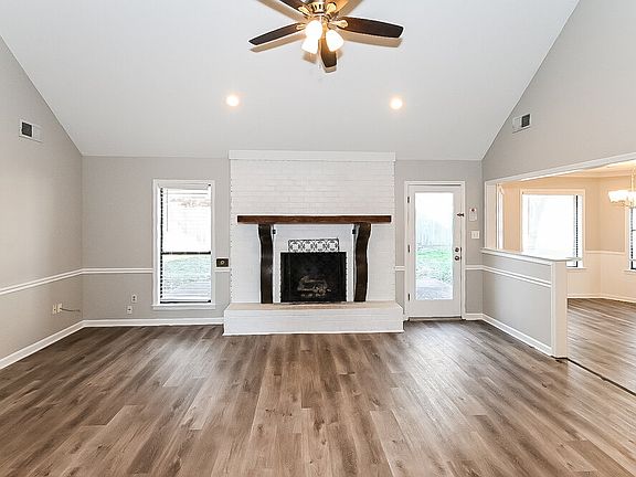 5th image of 8708 Rhonda Cir N