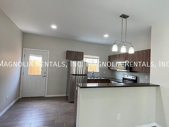 5th image of 1706 Powell St #1