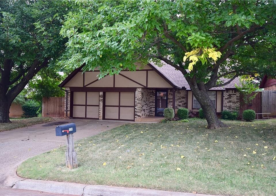 1st image of 128 S Morgan Dr