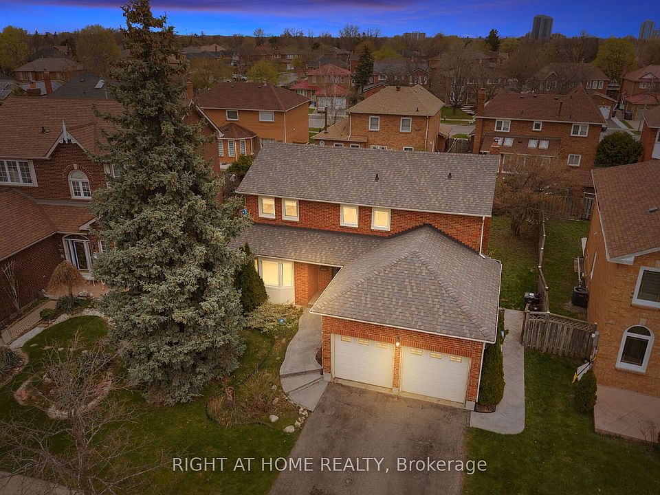1st image of 72 Brydon Cres