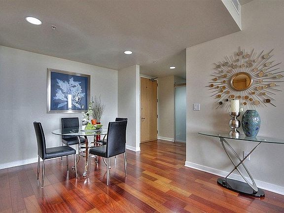 3rd image of 38 N Almaden Blvd Unit 815