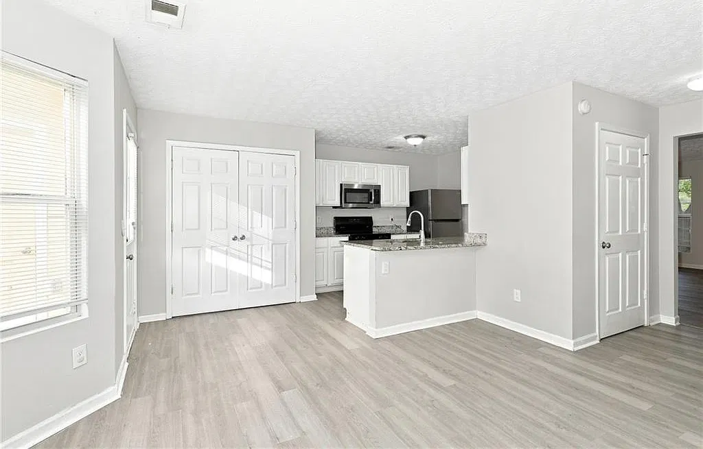 3 bed, 2.5 bath, 1500 sqft, $1,505 — Photo 4
