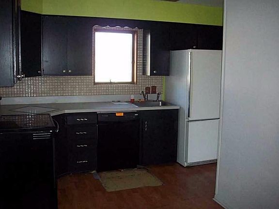 4th image of 594 Meadow Ln