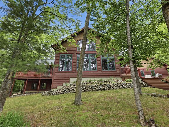 3rd image of 21516 NE Pickerel Lake Rd