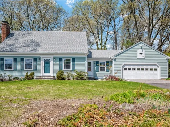 36 Rolling Acres Dr, Cumberland, RI 02864