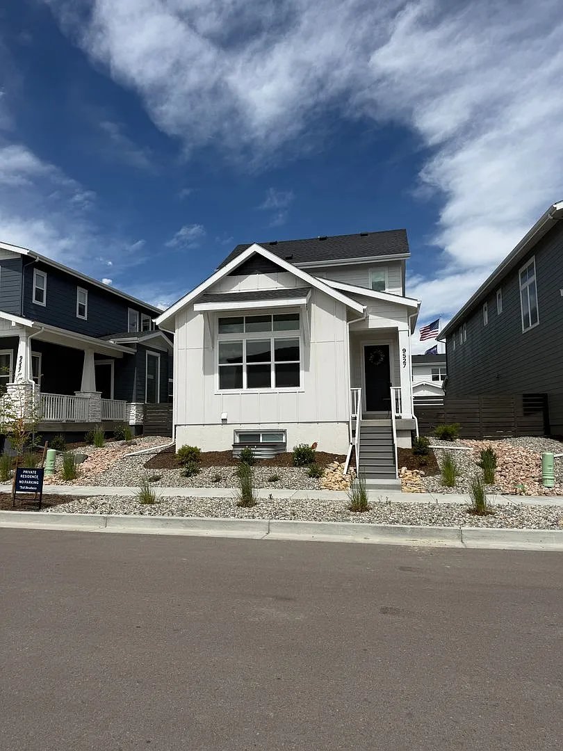 Stunning Like New 4 Bedroom In Wolf Ranch — Photo 2