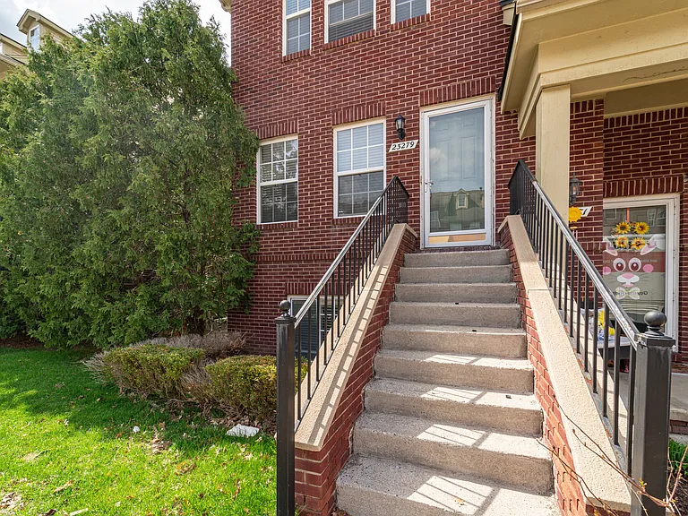 23279 Cornerstone Village Dr — Photo 29