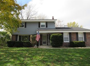 9765 S Shepard Hills Dr, Oak Creek, WI 53154