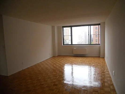 Rented by Realty Operations Group | media 4