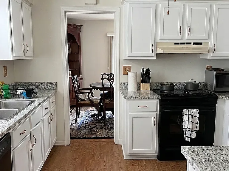 8908 Castle Point Dr — Photo 8
