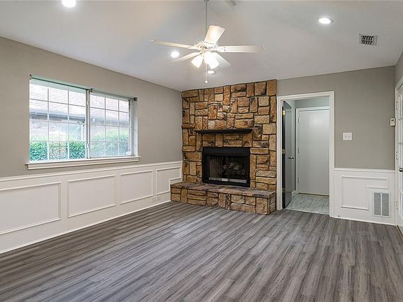 5th image of 465 Sandy Knoll Dr