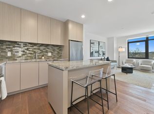 80 Fenwood Rd UNIT 711, Boston, MA 02115