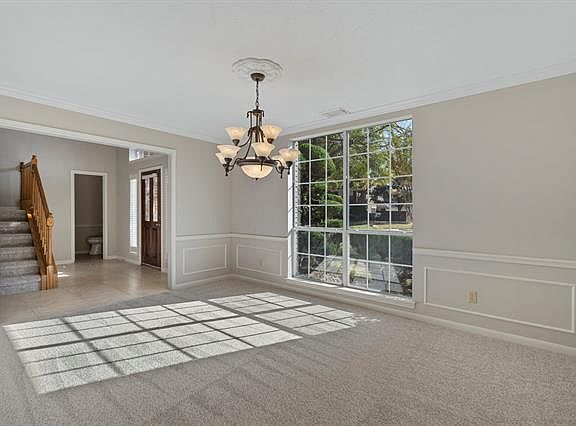 4th image of 2255 Strathmore Dr