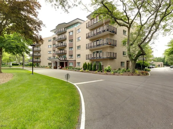 255 N Portage Path APT 210, Akron, OH 44303
