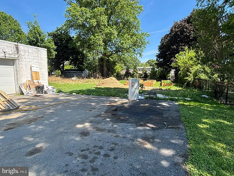 888 Walnut St — Photo 36