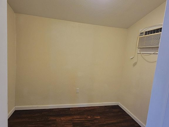 2nd image of 510 E Elm St