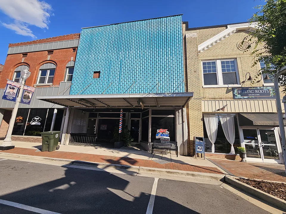 104 E Main St