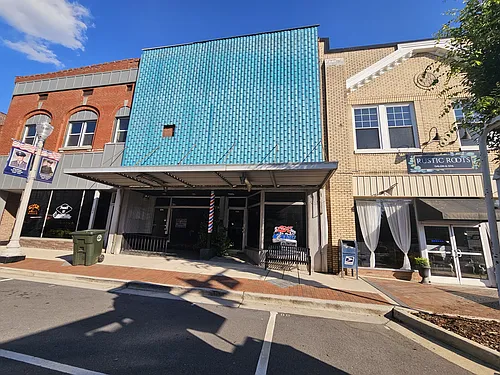 104 E Main St Photo 1