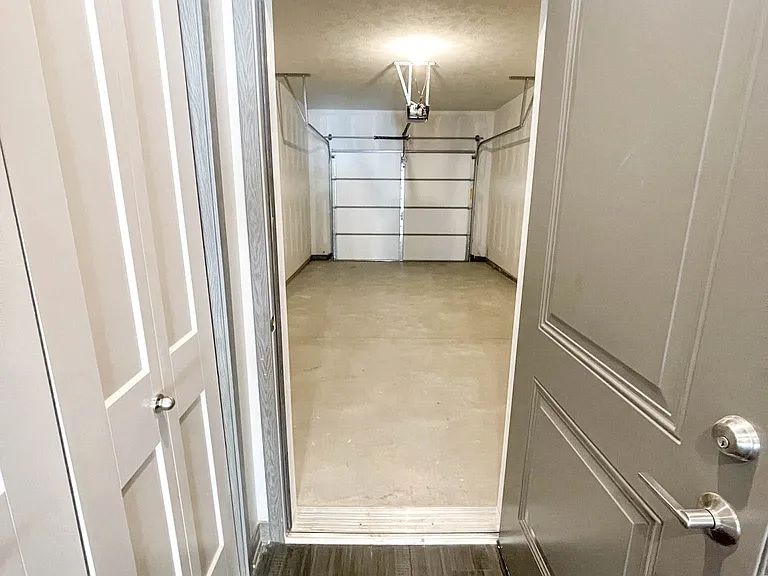 9560 Blacksmith Ct #4 — Photo 23
