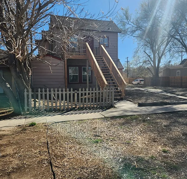 714 E 3rd St #1 — Photo 13