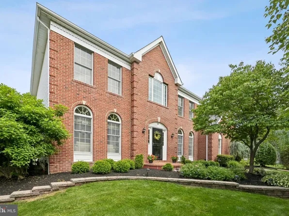 18 Apple Orchard Rd, Moorestown, NJ 08057