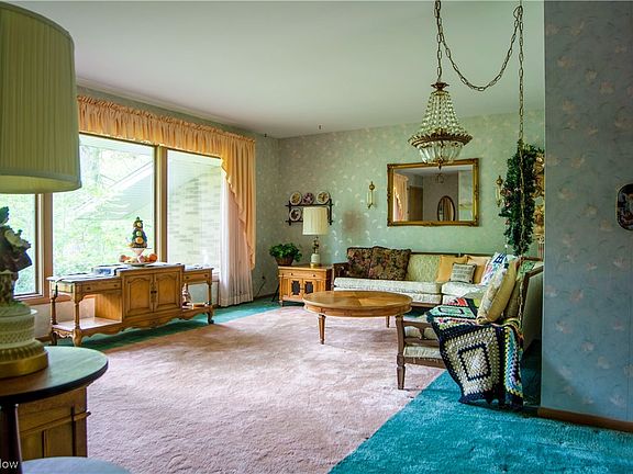 5th image of 13063 Woodcrest Ln