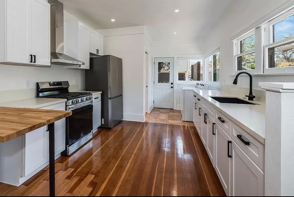 3 bed, 1.5 bath, 1065 sqft, $5,300 — Photo 3