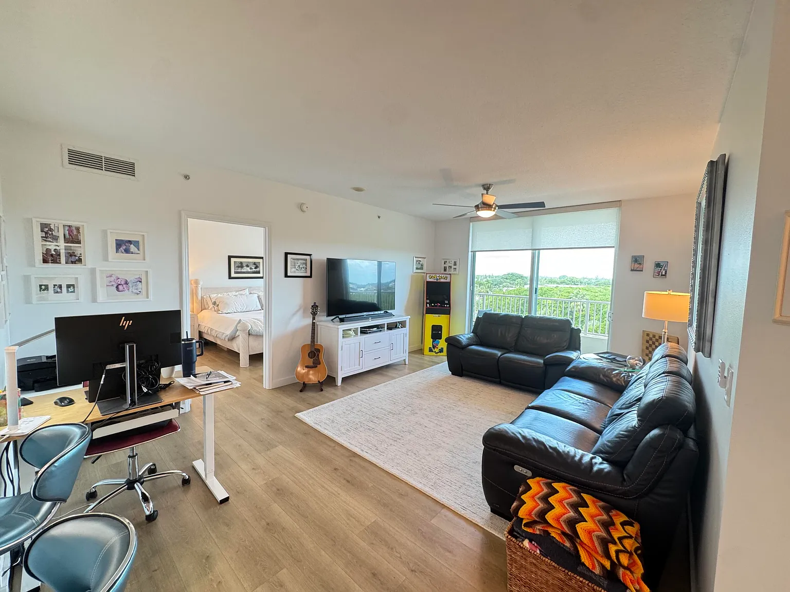 3 bed, 2.0 bath, 1385 sqft, $5,000 — Photo 4